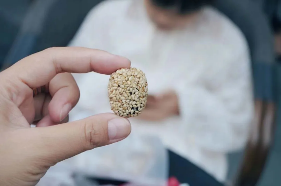 阿膠+紅棗養足氣血 一日吃仨棗青春不顯老 阿膠+紅棗養足氣血 一日吃仨棗青春不顯老