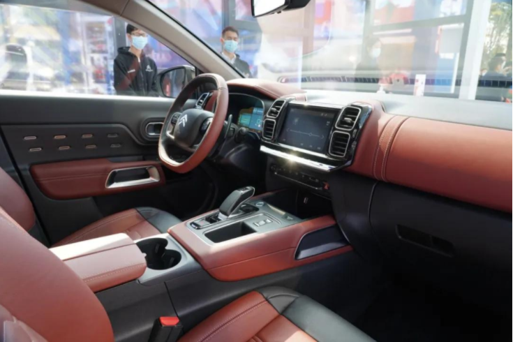 東風(fēng)雪鐵龍